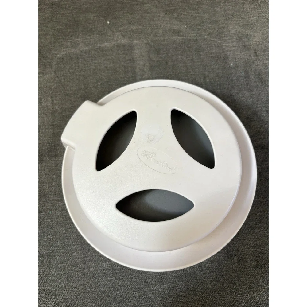 Pampered Chef Close and Cut Cutting Tool White Retired Product 1118 Gadget